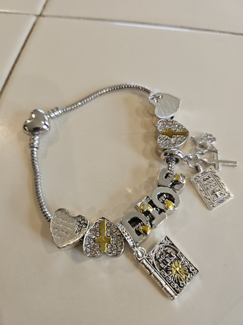 "Con Dios todo es posible" / "With God all things are possible" Charm Bracelet
